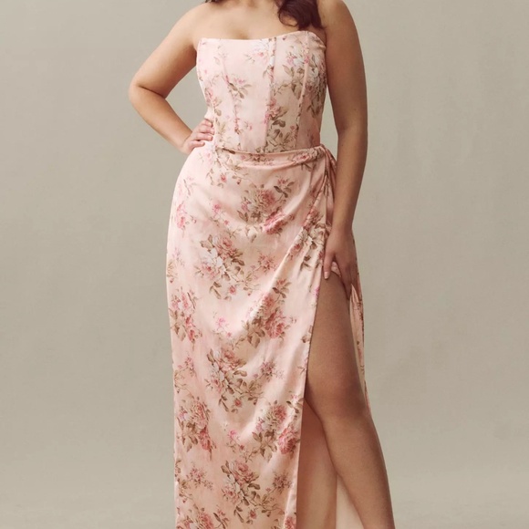 V. Chapman June Dress in Peach Tapestry - Picture 5 of 5